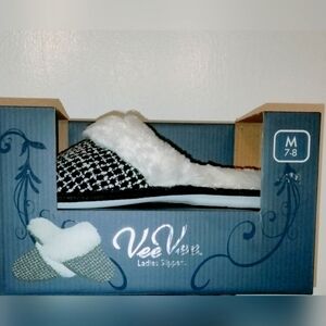 Vee Vee Ladies Soft Tweed upper open back slippers with Faux fur. Size M (7-8)